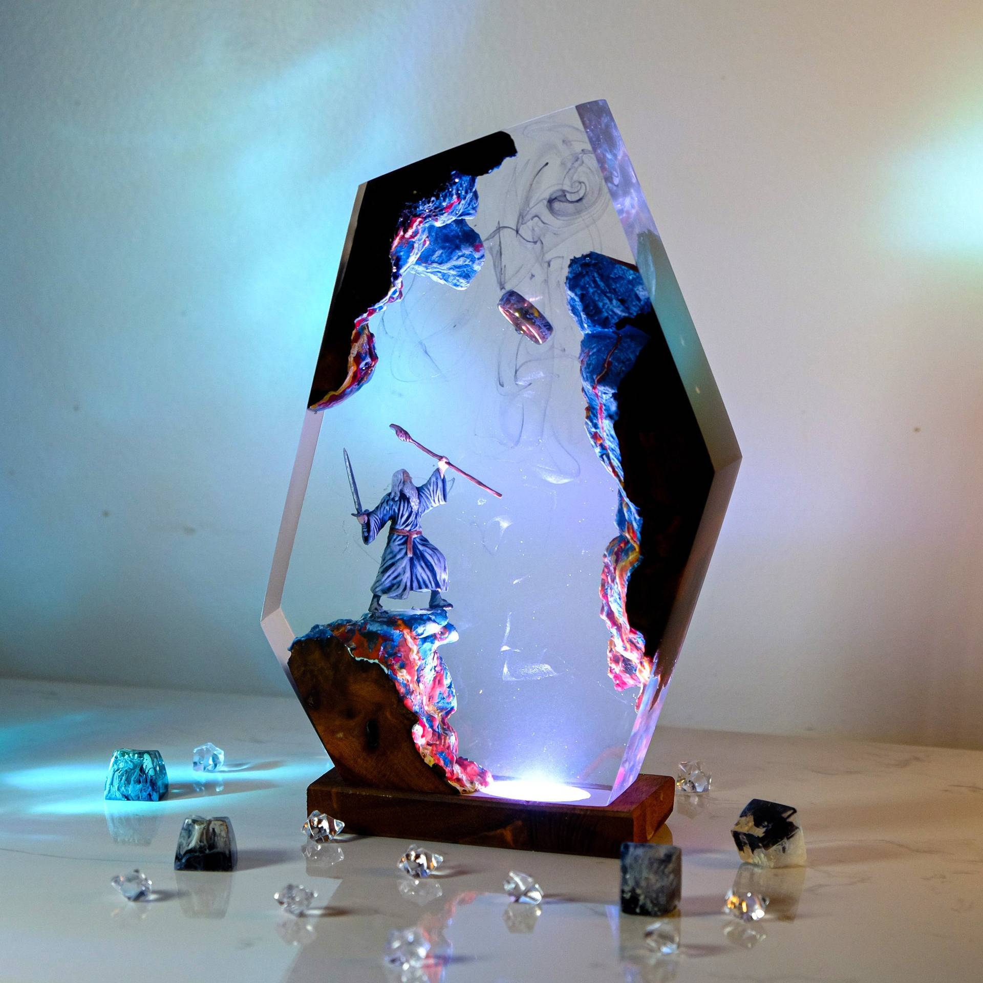 Lámpara de Resina con Figura d - Desk Setup Equipment reseña y precio